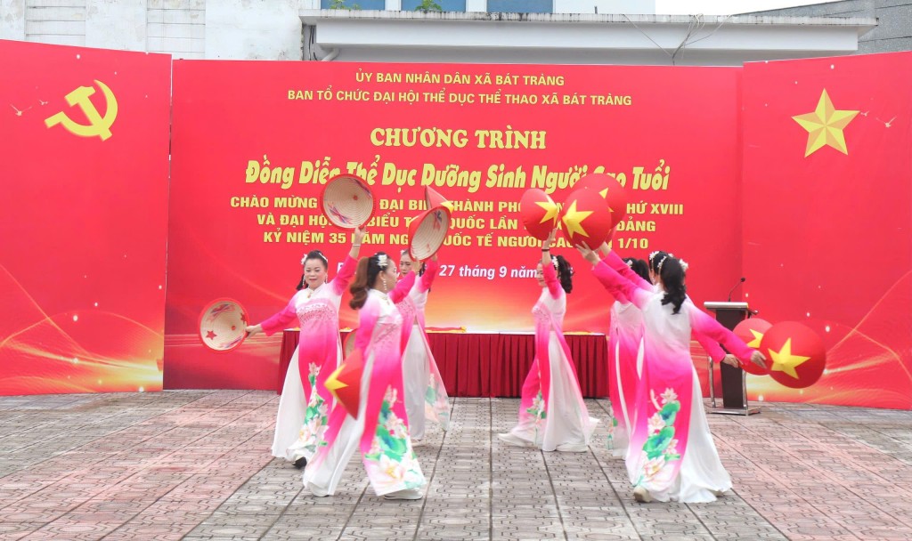 Bát Tràng tổ chức chương trình đồng diễn thể dục dưỡng sinh Người cao tuổi