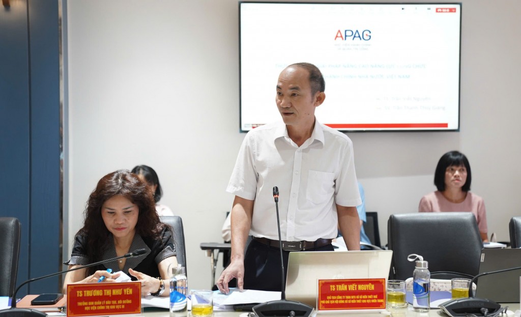 Hội thảo đã nhận được 18 bài viết tập trung làm sáng tỏ cơ sở lý luận về năng lực và nâng cao năng lực đội ngũ công chức cấp tỉnh, cấp xã Hội thảo đã nhận được 18 bài viết tập trung làm sáng tỏ cơ sở lý luận về năng lực và nâng cao năng lực đội ngũ công chức cấp tỉnh, cấp xã