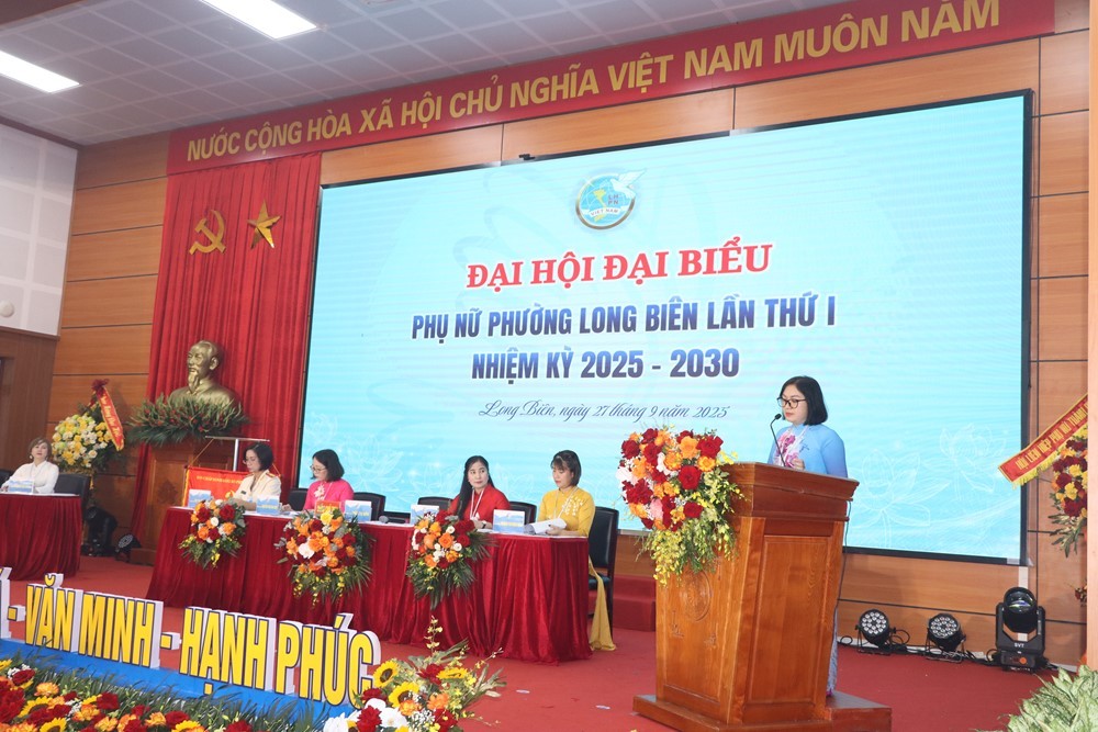 Phụ nữ phường Long Biên phát huy vai trò trong chuyển đổi số