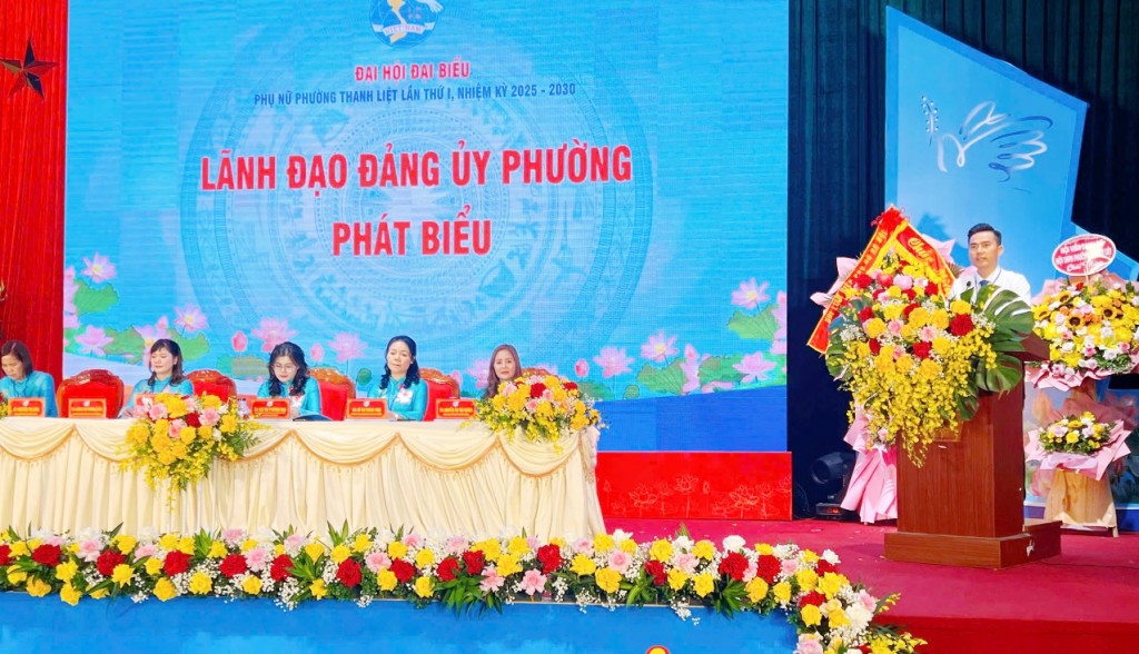 Đồng chí Lý Duy Xuân - Phó Bí thư thường trực Đảng uỷ phường phát biểu