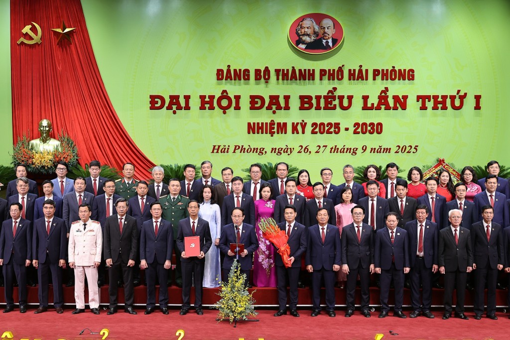 Theo Quyết định của Bộ Chính trị, Ban Chấp hành Đảng bộ thành phố Hải Phòng gồm 78 đồng chí; Ban Thường vụ gồm 20 đồng chí; đồng chí Lê Tiến Châu được chỉ định giữ chức Bí thư Thành ủy; các Phó Bí thư Thành ủy gồm các đồng chí: Đỗ Mạnh Hiến, Lê Văn Hiệu, Lê Ngọc Châu, Phạm Văn Lập - Ảnh: VGP/Nhật Bắc