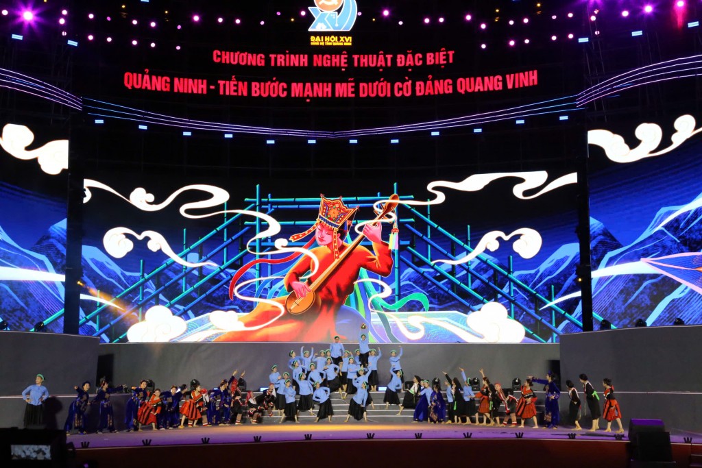 Gần 20 tiết mục văn nghệ thể hiện tình yêu quê hương đất nước