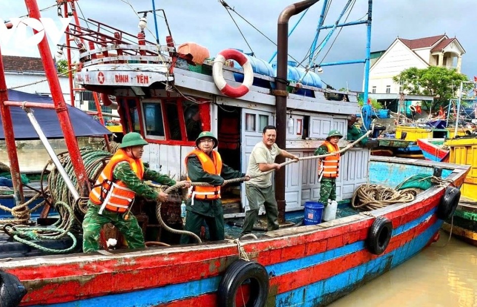 Dự báo 19 giờ ngày 28/9, bão trên vùng biển Nghệ An-Quảng Trị