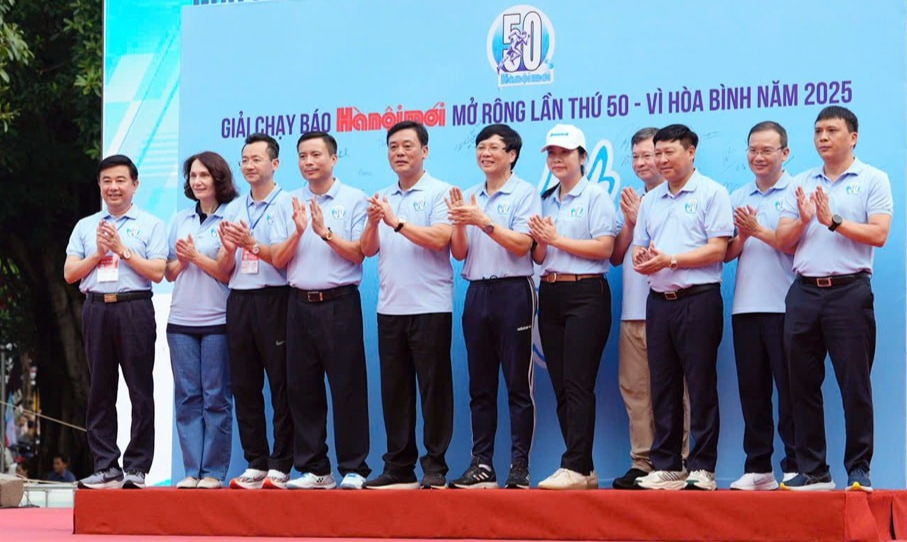 Hơn 3.000 vận động viên tham gia chung kết Giải chạy Báo Hànộimới Hơn 3.000 vận động viên tham gia chung kết Giải chạy Báo Hànộimới