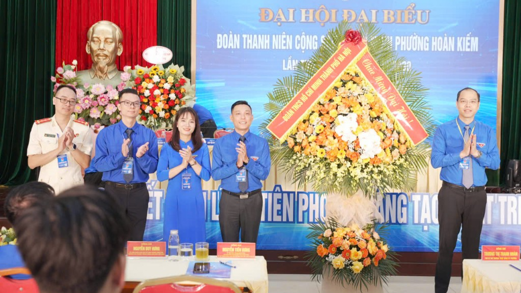 Ngày hội trí tuệ và nhiệt huyết của tuổi trẻ phường Hoàn Kiếm Ngày hội trí tuệ và nhiệt huyết của tuổi trẻ phường Hoàn Kiếm