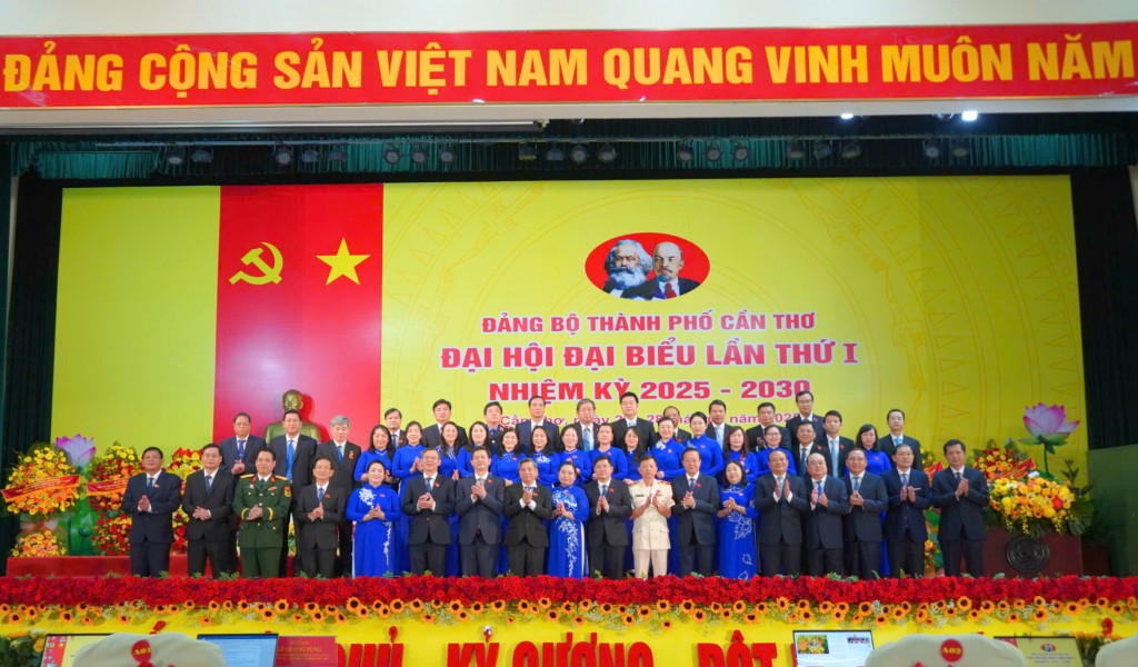 Đại biểu dự Đại hội đại biểu toàn quốc lần thứ XIV của Đảng