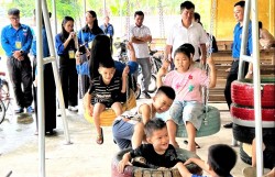 Tình nguyện Thủ đô mang Trung thu ấm áp đến thiếu nhi Thanh Hóa