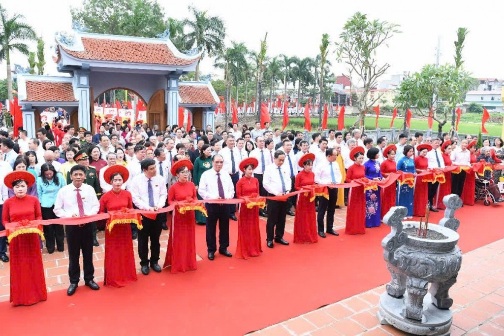Khánh thành 