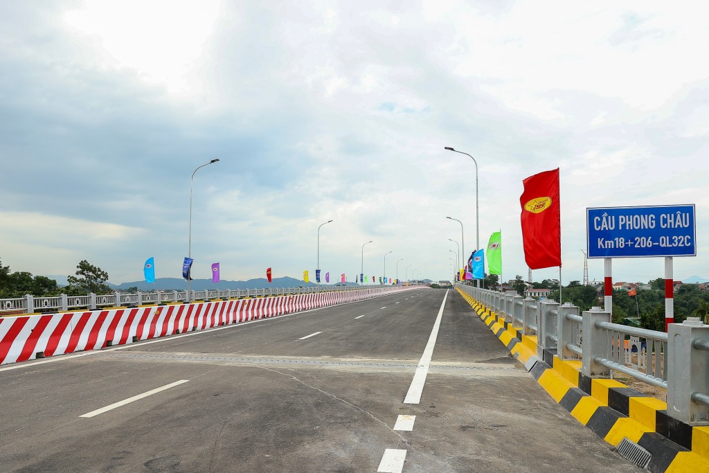 Cầu Phong Châu có ý nghĩa quan trọng về kinh tế, chính trị, văn hóa, xã hội và đảm bảo quốc phòng, an ninh - Ảnh: VGP/Nhật Bắc
