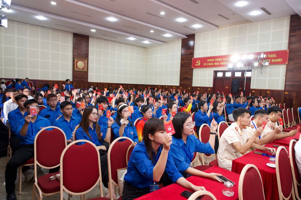 Xung kích, tình nguyện xây dựng và phát triển xã Phù Đổng văn minh, hiện đại Xung kích, tình nguyện xây dựng và phát triển xã Phù Đổng văn minh, hiện đại