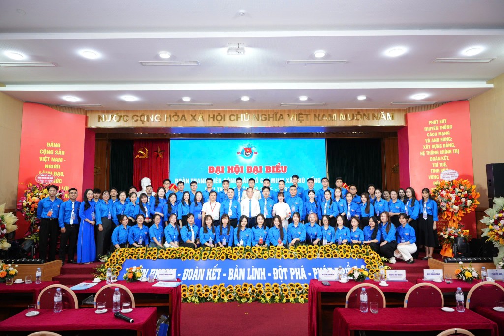 Xung kích, tình nguyện xây dựng và phát triển xã Phù Đổng văn minh, hiện đại Xung kích, tình nguyện xây dựng và phát triển xã Phù Đổng văn minh, hiện đại