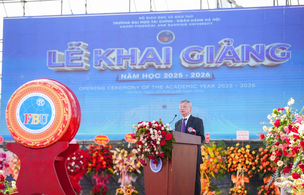 Đại học Tài chính Ngân hàng Hà Nội chào đón gần 2.400 sinh viên
