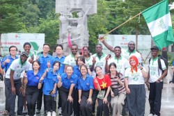 Hơn 300 người dân và tình nguyện viên ra quân “Ngày Chủ nhật xanh"