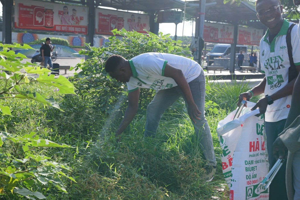 Chương trình thu hút sự tham gia nhiệt tình của các bạn tình nguyện viên đến từ Cộng đồng người Nigeria tại Việt Nam Chương trình thu hút sự tham gia nhiệt tình của các bạn tình nguyện viên đến từ Cộng đồng người Nigeria tại Việt Nam