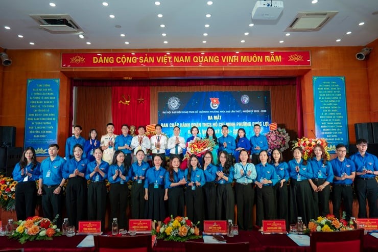 Ban Chấp hành Đoàn TNCS Hồ Chí Minh phường Phúc Lợi khóa I, nhiệm kỳ 2025 - 2030 ra mắt