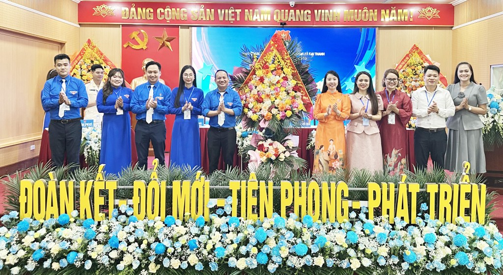 Các đơn vị chúc mừng đại hội
