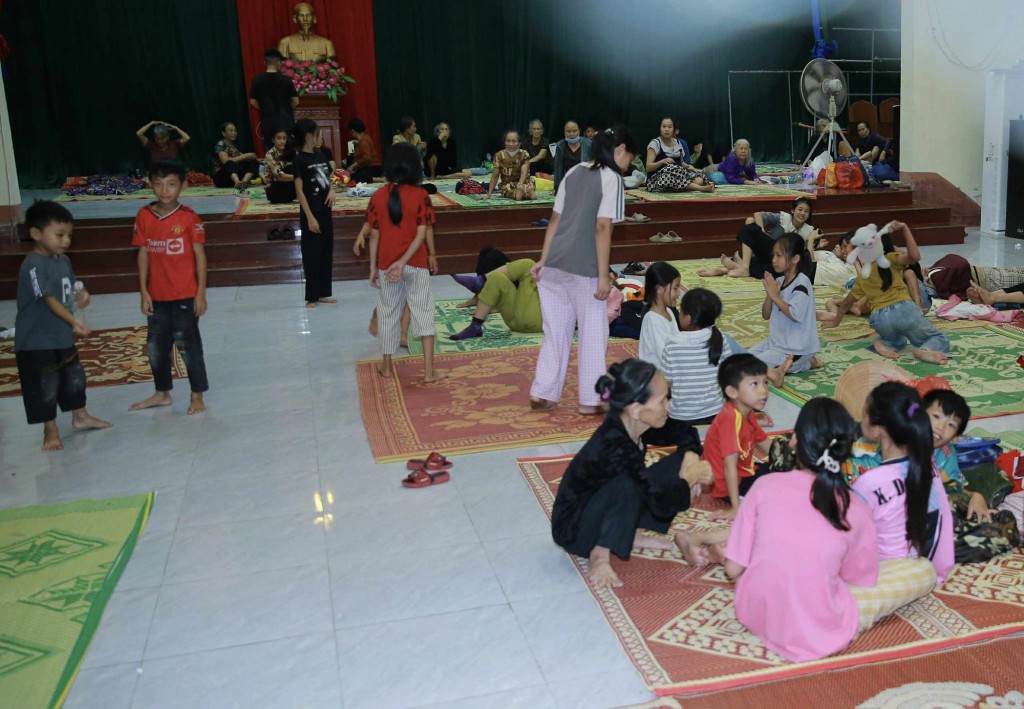 Đến nay, tỉnh Hà Tĩnh đã di dời 6.756 hộ với 14.529 người dân đến nơi an toàn - Ảnh: VGP/Minh Khôi