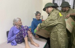 Phó Thủ tướng Trần Hồng Hà kiểm tra công tác ứng phó bão số 10 tại Hà Tĩnh