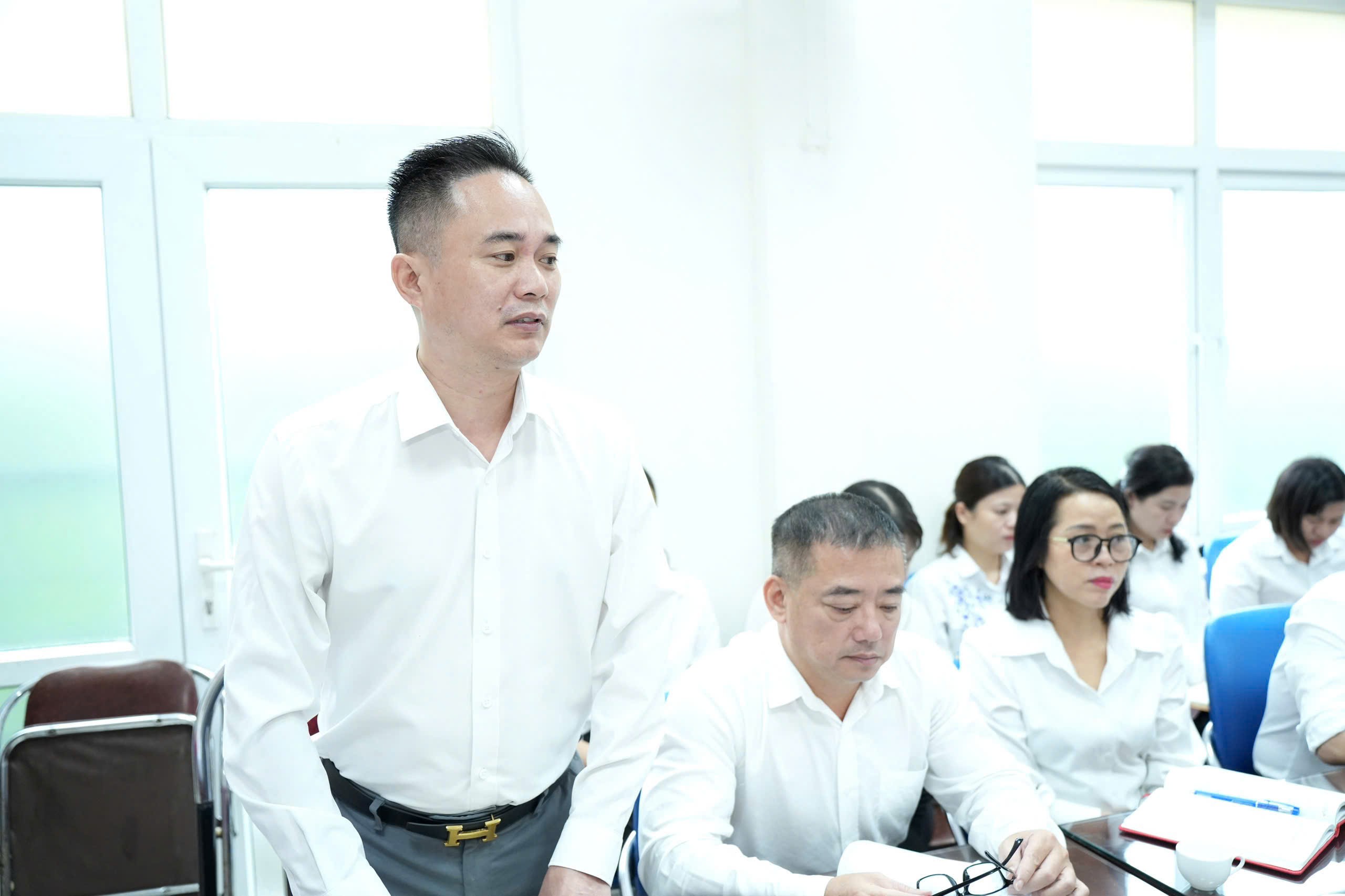 Xây dựng đội ngũ cán bộ, đảng viên bản lĩnh, trí tuệ, khát vọng Xây dựng đội ngũ cán bộ, đảng viên bản lĩnh, trí tuệ, khát vọng