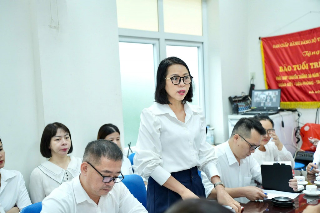 Xây dựng đội ngũ cán bộ, đảng viên bản lĩnh, trí tuệ, khát vọng Xây dựng đội ngũ cán bộ, đảng viên bản lĩnh, trí tuệ, khát vọng