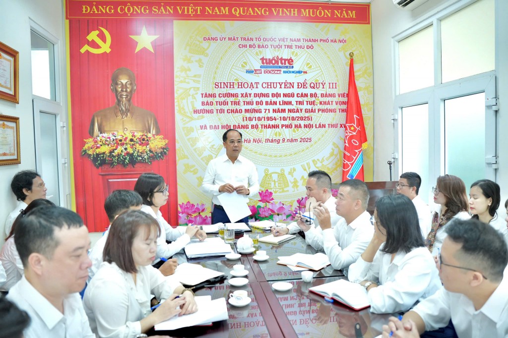 Xây dựng đội ngũ cán bộ, đảng viên bản lĩnh, trí tuệ, khát vọng Xây dựng đội ngũ cán bộ, đảng viên bản lĩnh, trí tuệ, khát vọng