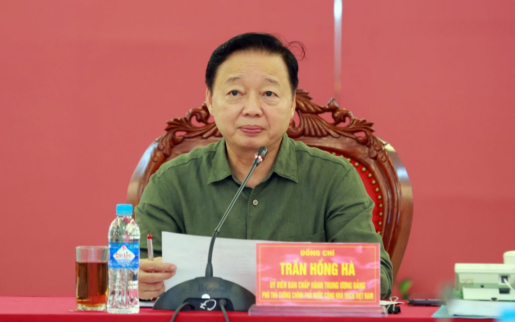 Phó Thủ tướng Trần Hồng Hà, Phó Trưởng ban Thường trực Ban Chỉ đạo phòng thủ dân sự quốc gia chủ trì cuộc họp Ban Chỉ đạo tiền phương đặt tại Quân khu 4 - Ảnh: VGP/Minh Khôi Phó Thủ tướng Trần Hồng Hà, Phó Trưởng ban Thường trực Ban Chỉ đạo phòng thủ dân sự quốc gia chủ trì cuộc họp Ban Chỉ đạo tiền phương đặt tại Quân khu 4 - Ảnh: VGP/Minh Khôi