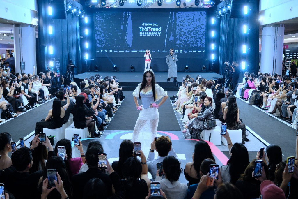 TikTok Shop tái định nghĩa cách thời trang được tôn vinh & trải nghiệm với sàn diễn “Thời Trend Runway”