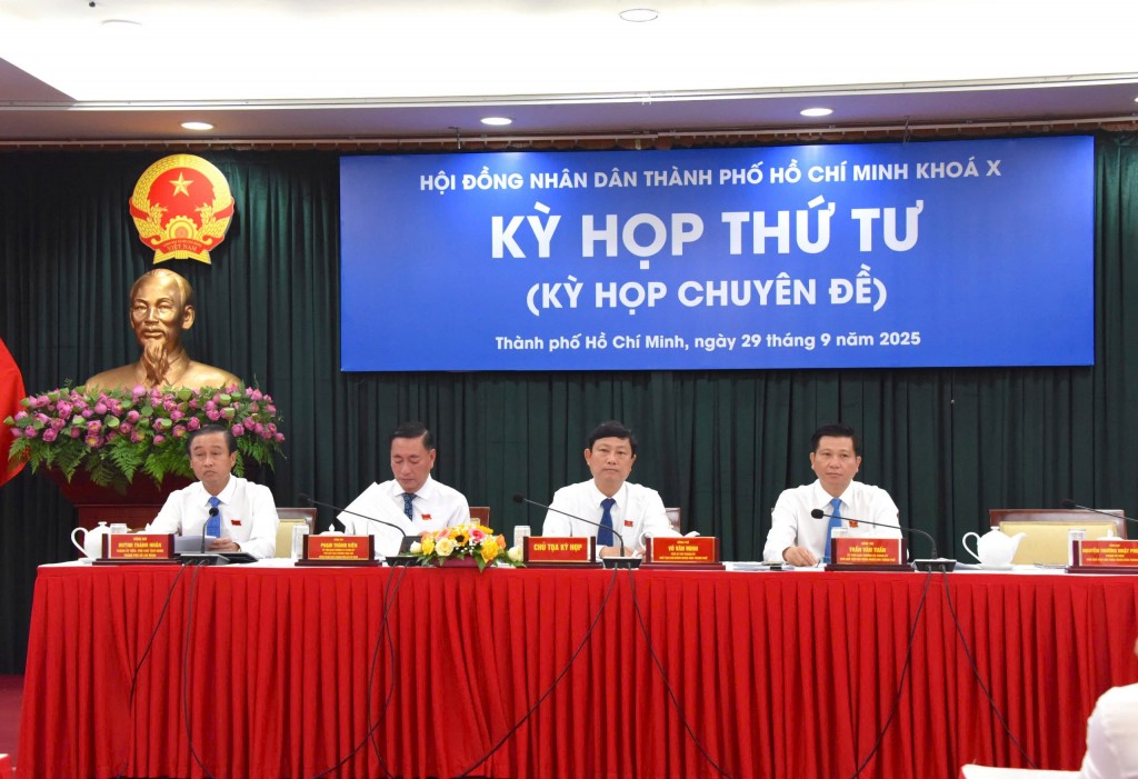 Chủ tọa kỳ họp