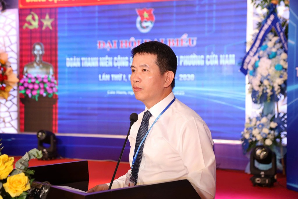 Đồng chí Phạm Tuấn Long - Bí thư Đảng uỷ, Chủ tịch HĐND phường Cửa Nam phát biểu chỉ đạo tại Đại hội