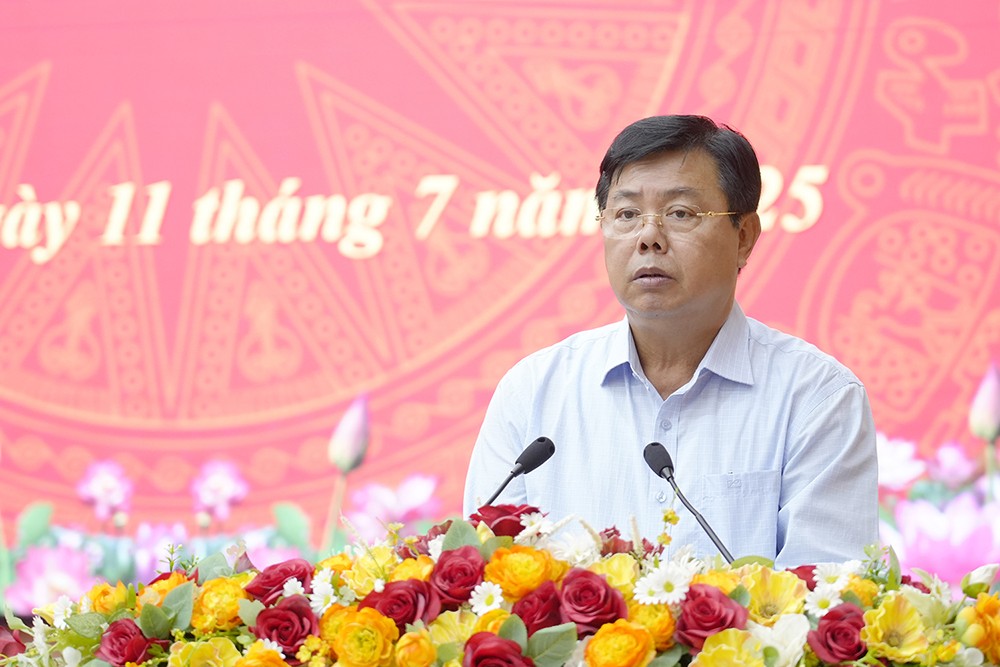 Ủy viên Trung ương Đảng, Bí thư Tỉnh ủy An Giang Nguyễn Tiến Hải phát biểu chỉ đạo tại Hội nghị Ban Chấp hành Đảng bộ tỉnh (mở rộng) Ủy viên Trung ương Đảng, Bí thư Tỉnh ủy An Giang Nguyễn Tiến Hải phát biểu chỉ đạo tại Hội nghị Ban Chấp hành Đảng bộ tỉnh (mở rộng)