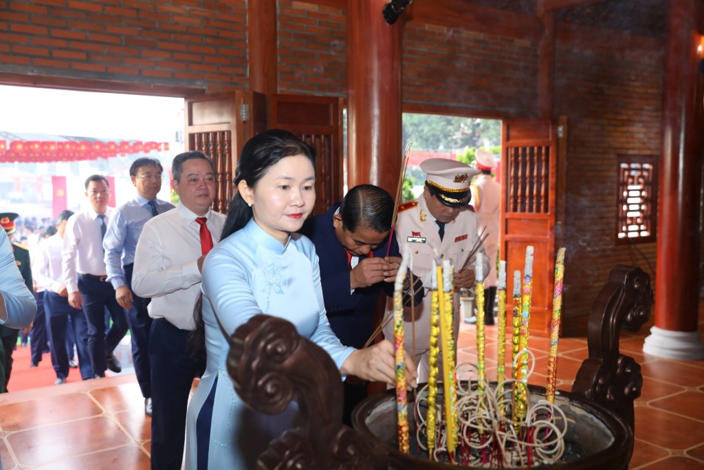 Tôn Ngọc Hạnh, Ủy viên dự khuyết Trung ương Đảng, Phó Bí thư Thường trực Tỉnh ủy, Chủ tịch HĐND tỉnh Tôn Ngọc Hạnh, Ủy viên dự khuyết Trung ương Đảng, Phó Bí thư Thường trực Tỉnh ủy, Chủ tịch HĐND tỉnh