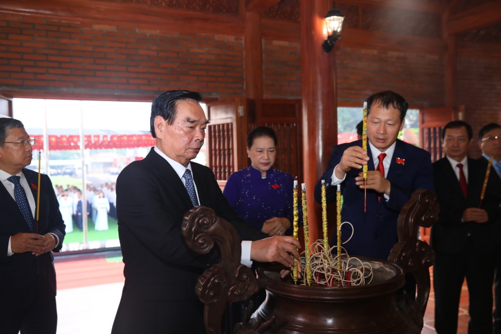 Lê hồng Anh Lê hồng Anh