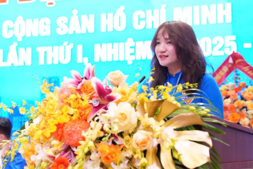 Bí thư Đoàn Thanh niênTrung tâm Phục vụ hành chính công thành phố Hà Nội Bùi Thị Hồng Trang Bí thư Đoàn Thanh niênTrung tâm Phục vụ hành chính công thành phố Hà Nội Bùi Thị Hồng Trang