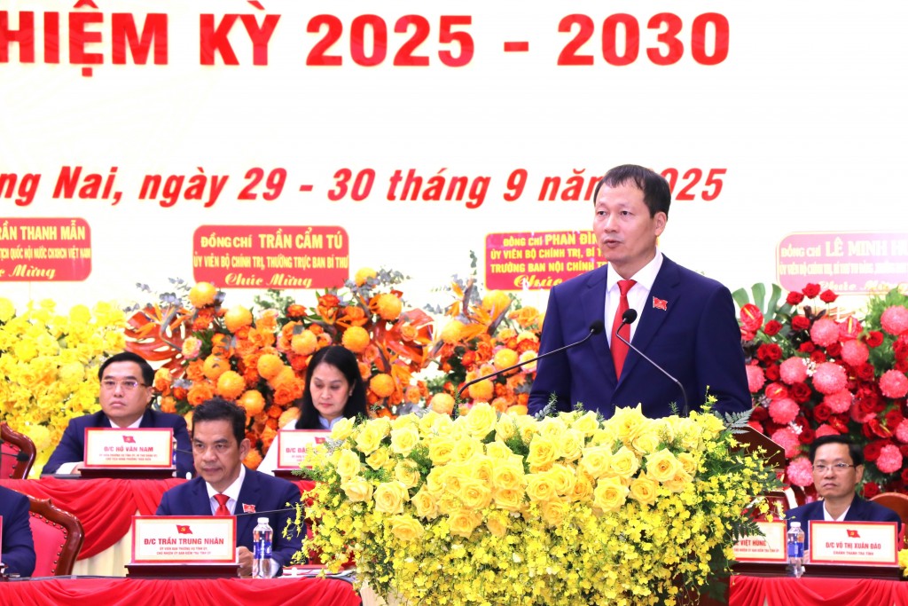 đồng chí Vũ Hồng Văn, Bí thư Tỉnh ủy, Trưởng đoàn Đại biểu Quốc hội tỉnh Đồng Nai phát biểu khai mạc đại hội đồng chí Vũ Hồng Văn, Bí thư Tỉnh ủy, Trưởng đoàn Đại biểu Quốc hội tỉnh Đồng Nai phát biểu khai mạc đại hội