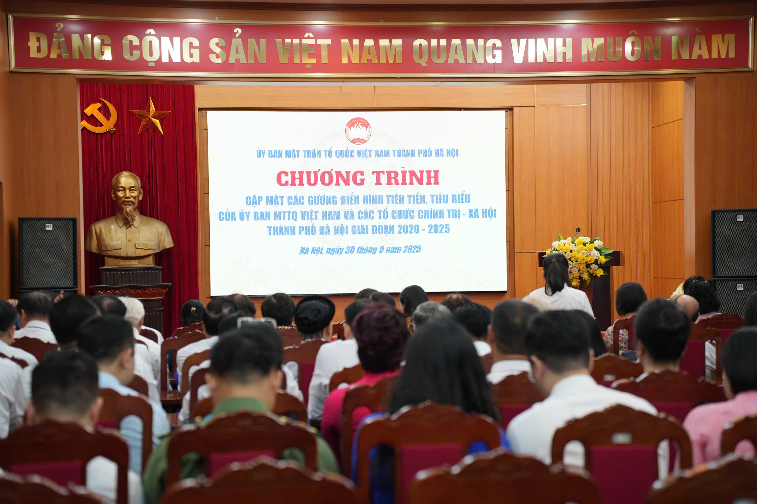 Niềm tin, khí thế mới vì một Thủ đô giàu đẹp, văn minh Niềm tin, khí thế mới vì một Thủ đô giàu đẹp, văn minh
