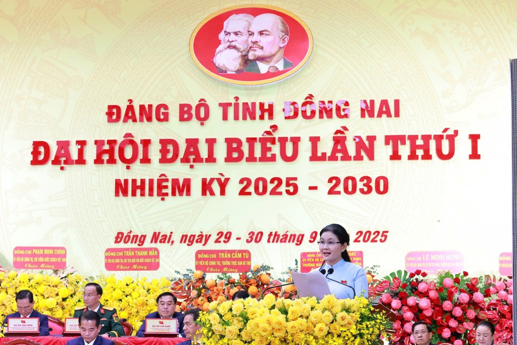 đồng chí Tôn Ngọc Hạnh, Ủy viên dự khuyết Trung ương Đảng, Phó Bí thư Thường trực Tỉnh ủy, Chủ tịch HĐND tỉnh 