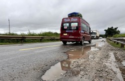 Quốc lộ 14 tan hoang, “ổ gà, ổ voi” dày đặc trên đường