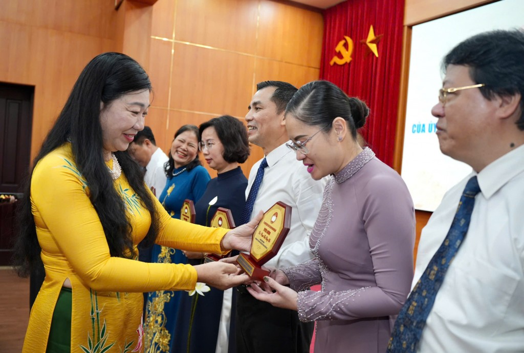 Mặt trận Hà Nội tôn vinh 80 gương điển hình tiên tiến, tiêu biểu