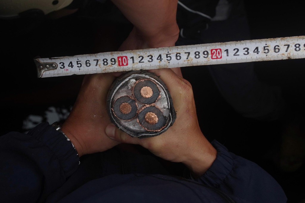 Quảng Ngãi: Bắt giữ 8 đối tượng chuyên cắt trộm dây cáp điện Quảng Ngãi: Bắt giữ 8 đối tượng chuyên cắt trộm dây cáp điện