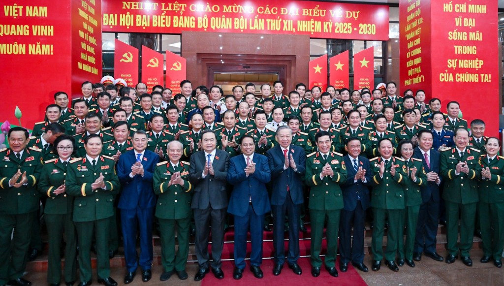 Tổng Bí thư Tô Lâm: Đảng bộ Quân đội và toàn quân cần hội tụ đoàn kết, hội tụ ý chí, hội tụ nhân tài, hội tụ sức mạnh