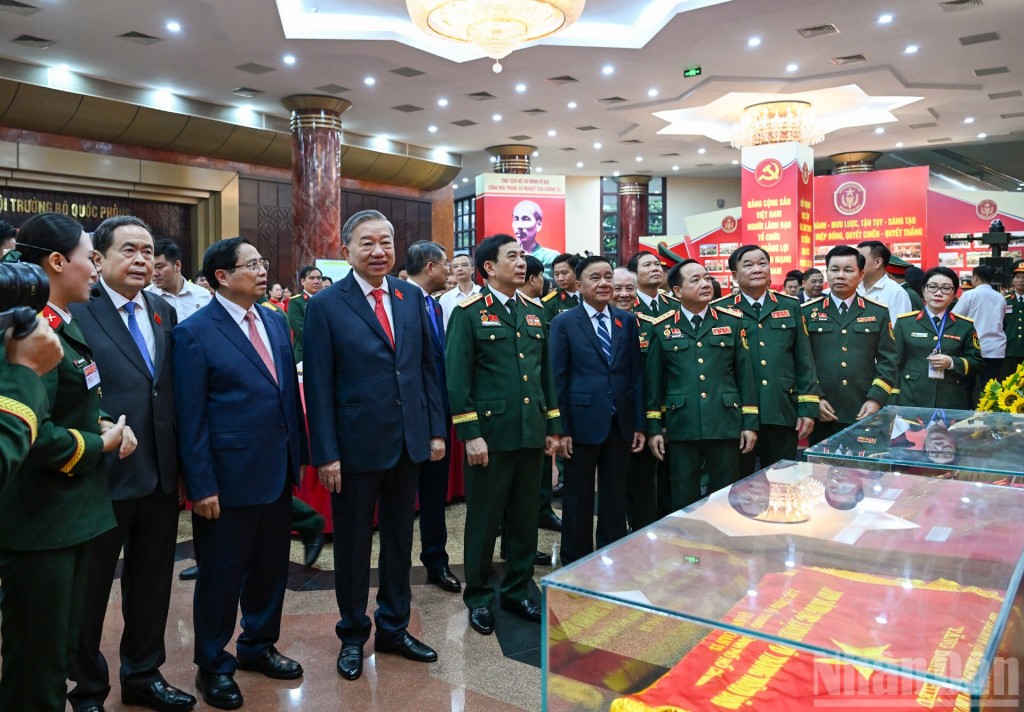 Tổng Bí thư Tô Lâm: Đảng bộ Quân đội và toàn quân cần hội tụ đoàn kết, hội tụ ý chí, hội tụ nhân tài, hội tụ sức mạnh