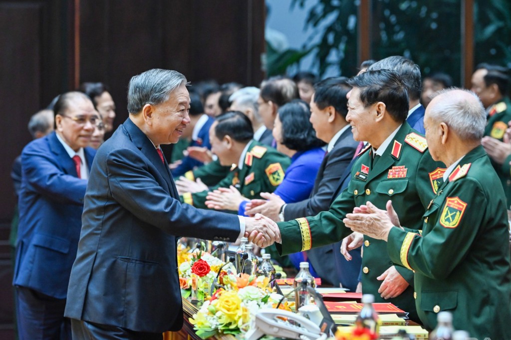 Tổng Bí thư Tô Lâm: Đảng bộ Quân đội và toàn quân cần hội tụ đoàn kết, hội tụ ý chí, hội tụ nhân tài, hội tụ sức mạnh