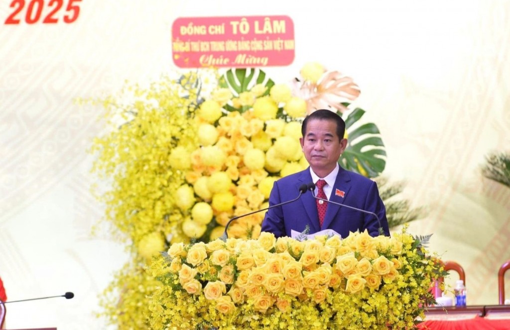 đồng chí Thái Bảo, Phó Bí thư Tỉnh uỷ, Trưởng ban Tổ chức Tỉnh uỷ Đồng Nai công bố các quyết định