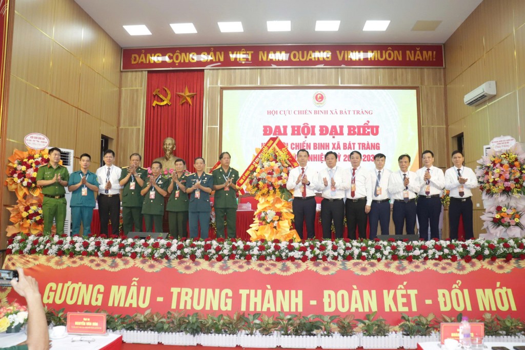 Phát huy phẩm chất Bộ đội Cụ Hồ, xây dựng Bát Tràng ngày càng văn minh, giàu đẹp
