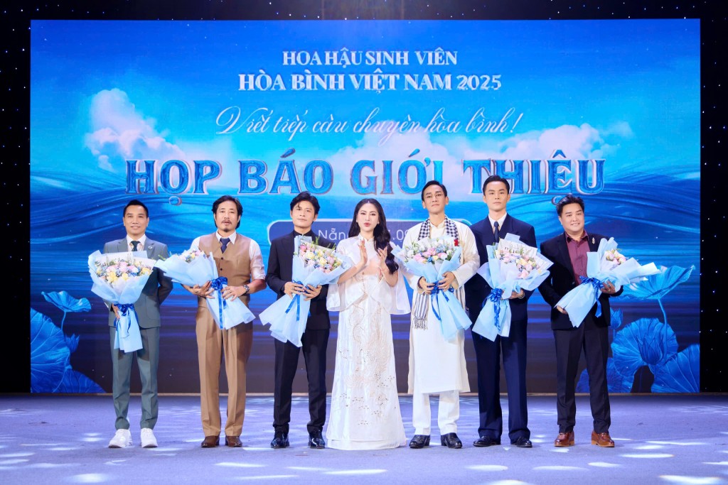 Thành viên Ban Giám khảo ra mắt tại lễ khởi động Cuộc thi Hoa hậu Sinh viên Hòa bình Việt Nam 2025 Thành viên Ban Giám khảo ra mắt tại lễ khởi động Cuộc thi Hoa hậu Sinh viên Hòa bình Việt Nam 2025