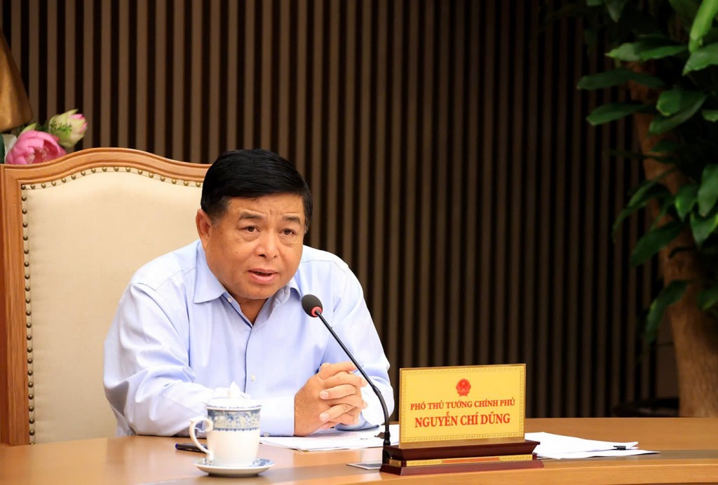 Thống nhất và khẳng định kinh tế Nhà nước có vai trò chủ đạo và DNNN giữ vai trò dẫn dắt, tiên phong trong nền kinh tế, Phó Thủ tướng nhấn mạnh, các tập đoàn, tổng công ty cần xác định trách nhiệm, sứ mệnh trong bối cảnh, tình hình mới và chủ động xây dựng chiến lược phát triển xứng tầm - Ảnh: VGP/Thu Sa Thống nhất và khẳng định kinh tế Nhà nước có vai trò chủ đạo và DNNN giữ vai trò dẫn dắt, tiên phong trong nền kinh tế, Phó Thủ tướng nhấn mạnh, các tập đoàn, tổng công ty cần xác định trách nhiệm, sứ mệnh trong bối cảnh, tình hình mới và chủ động xây dựng chiến lược phát triển xứng tầm - Ảnh: VGP/Thu Sa