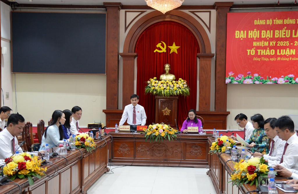 Nguyễn Văn Mười, Ủy viên Ban Thường vụ, Trưởng Ban Tổ chức Tỉnh ủy Đồng Tháp, Tổ trưởng Tổ thảo luận số 1 phát biểu gợi ý thảo luận.