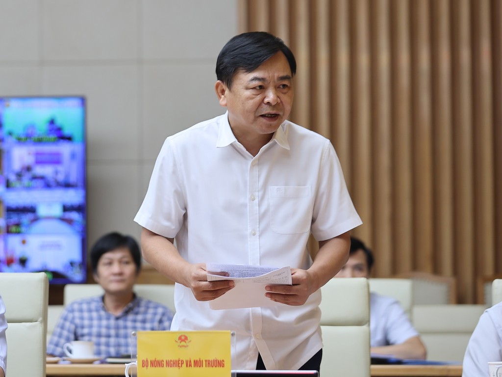 Thứ trưởng Bộ Nông nghiệp và Môi trường Nguyễn Hoàng Hiệp báo cáo tại cuộc họp - Ảnh: VGP/Nhật Bắc