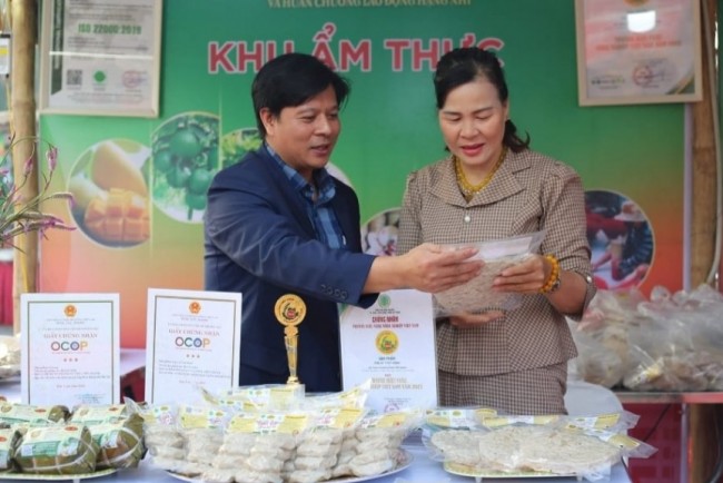 Chàng trai trẻ nâng tầm đặc sản quê hương Vân Đình
