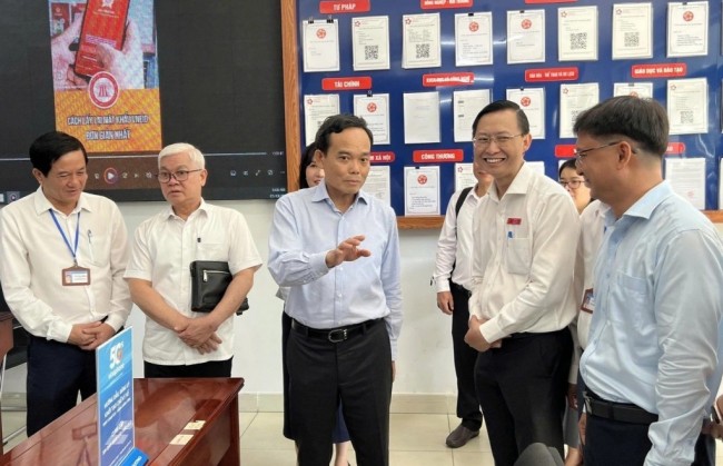 Bí thư Thành ủy TP Hồ Chí Minh Trần Lưu Quang chỉ đạo gỡ khó phường Dĩ An
